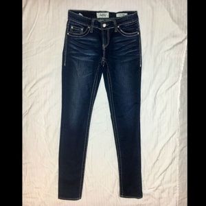 Buckle DayTrip LYNX Skinny Stretch 26L Dark Wash